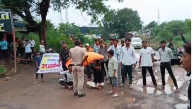 Angry villagers stopped the convoy of the Union Minister due to bad roads, High Court sought a reply from PWD