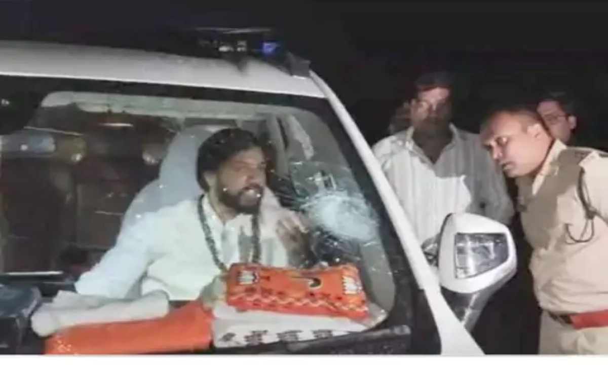 Stones pelted on BJP MLA Khuswant Saheb's car, MLA narrowly escapes