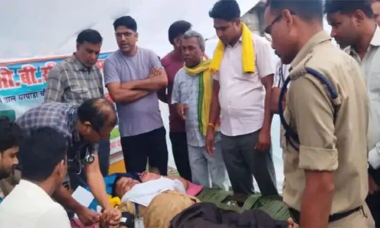 Silent hunger strike over dilapidated road in Raigarh, assurance received on the fifth day