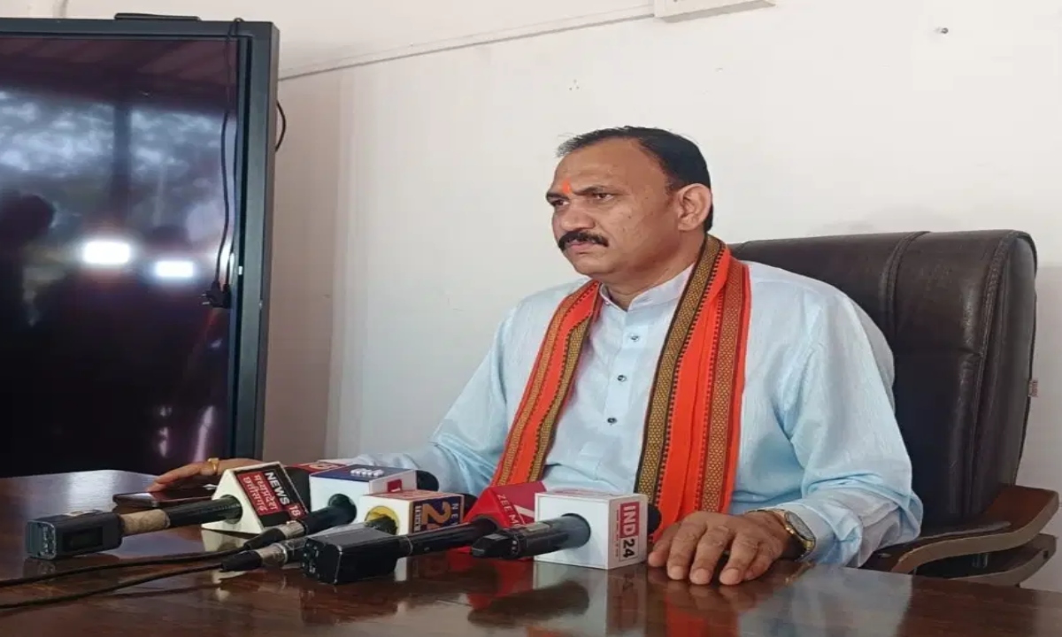 सर्जरी किट की गड़बड़ी पर स्वास्थ्य मंत्री का सख्त रुख, कांग्रेस पर भी साधा निशाना