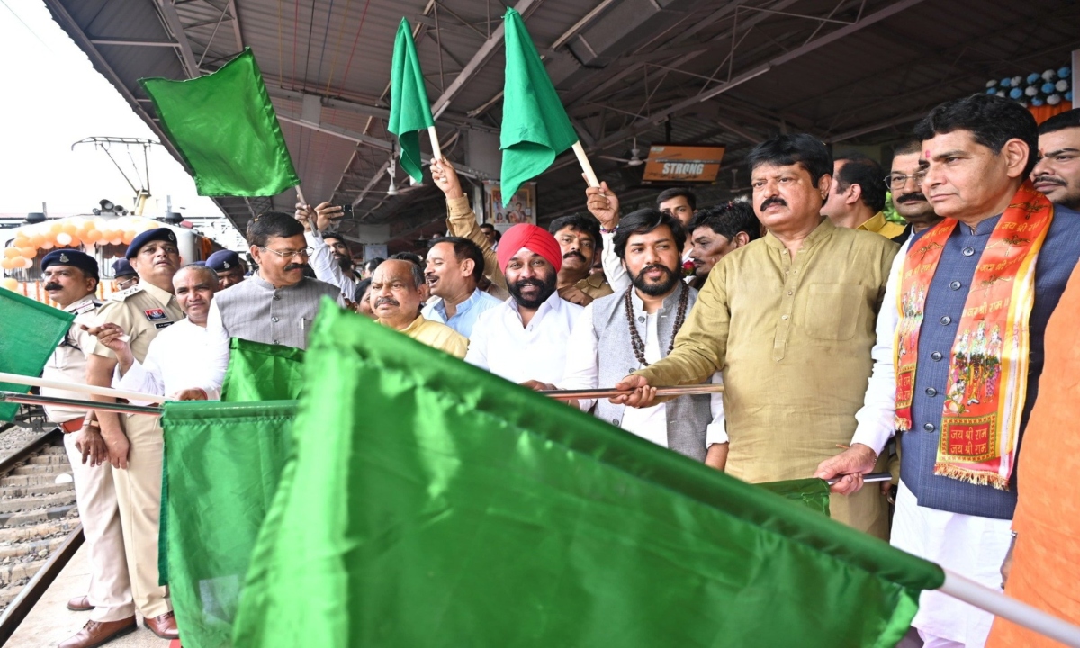 Ramlala Darshan Yojana gets a new flight in Chhattisgarh, first train departs from Raipur