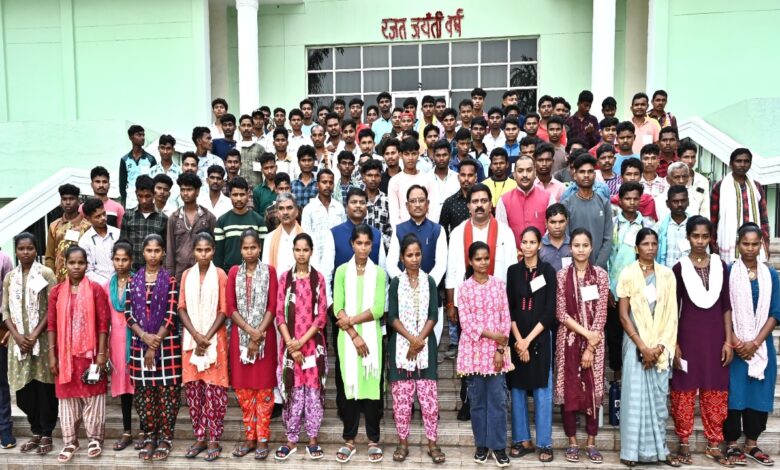 Government is committed to improving the future of Bastar's children, CM Sai met the children of Sukma