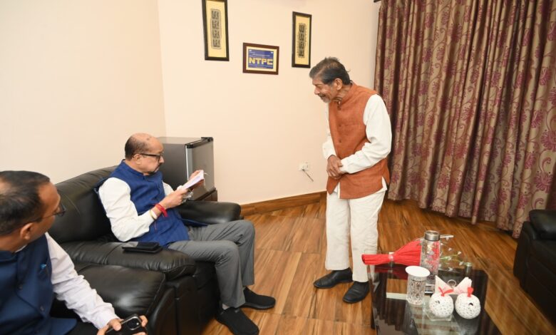 Former minister uploaded photo of Governor-Collector and BJP leader on social media,