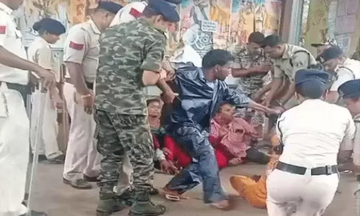 रायपुर में दिव्यांगों के प्रदर्शन पर पुलिस की सख्ती, महिलाओं से बदसलूकी के आरोप