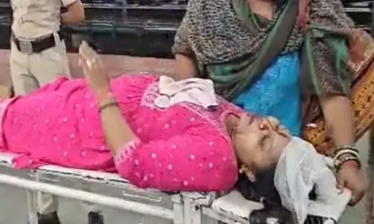 Woman's head broken in seat dispute, admitted to hospital after assault in train