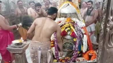 सावन का दूसरा सोमवार: शिवालयों में भक्तों की भीड़, बाबा महाकाल से लेकर विश्वनाथ तक उमड़ी आस्था