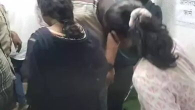जशपुर की दो नाबालिग बच्चियों से पुलिसकर्मियों ने कराई बंधुआ मजदूरी, मारपीट कर किया टॉर्चर