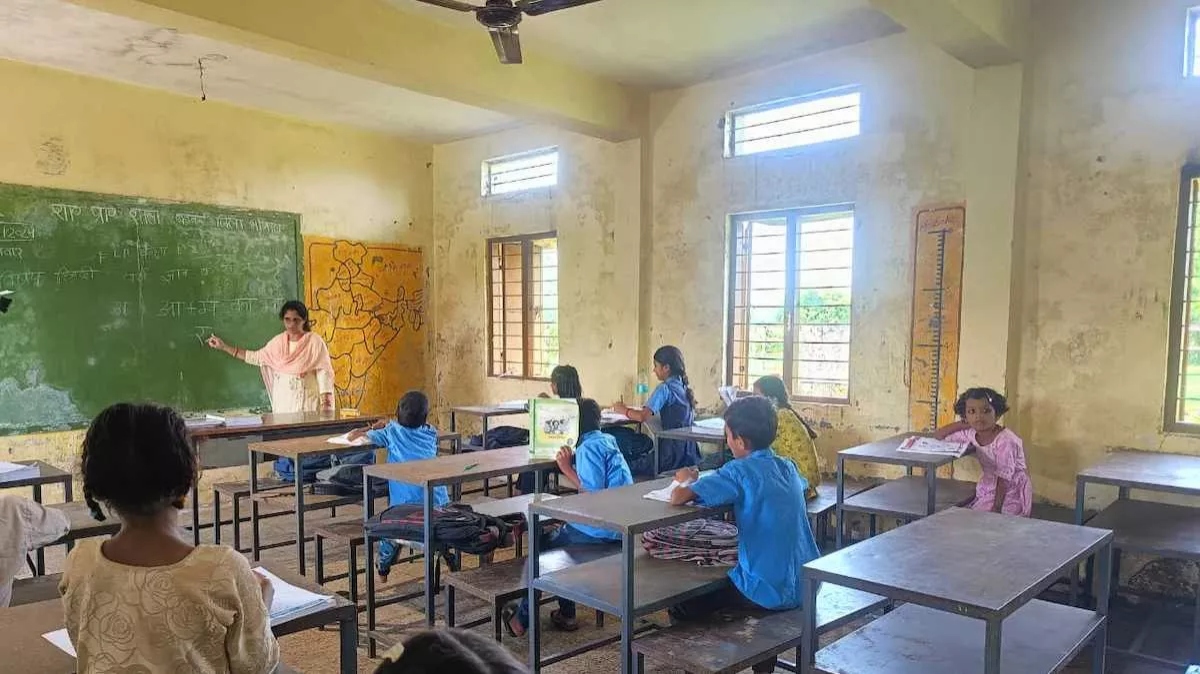 राजस्थान के बाद शहडोल के सरकारी स्कूल में गिरी छत, 33 बच्चों की बाल-बाल बची जान