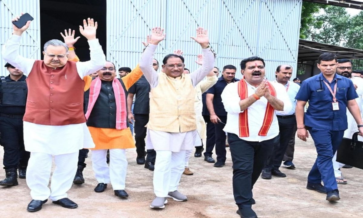 CM-Deputy CM showered flowers on Kanwadis, a rest house will be built in Amarkantak