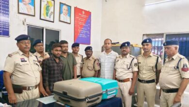 Ganja smuggled through Sarnath train, RPF arrested on the instructions of SP