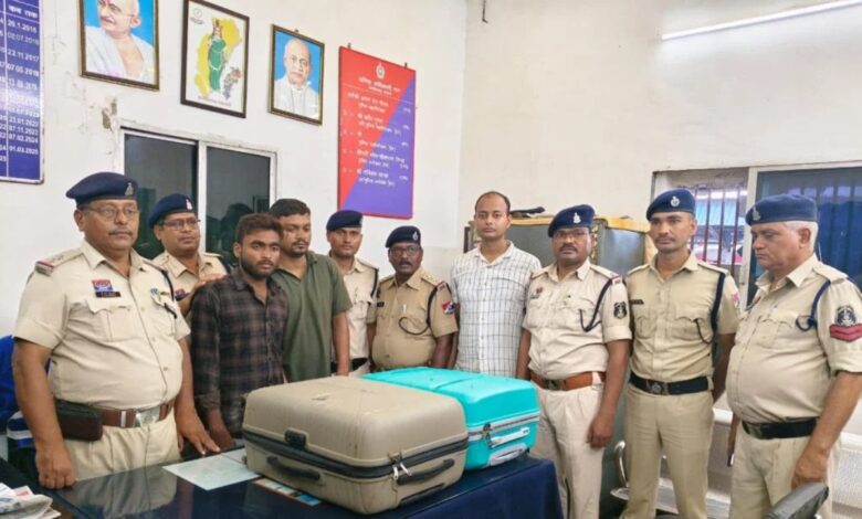 Ganja smuggled through Sarnath train, RPF arrested on the instructions of SP