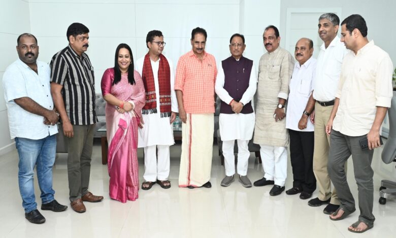 केरल एवं ओडिशा के सांसदों के प्रतिनिधिमंडल ने सीएम साय से की सौजन्य भेंट, धर्मांतरण मामले पर हुई चर्चा