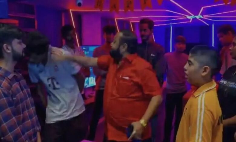 Hooliganism by MNS leader: Slapped gaming zone employee, expressed anger over children bunking school