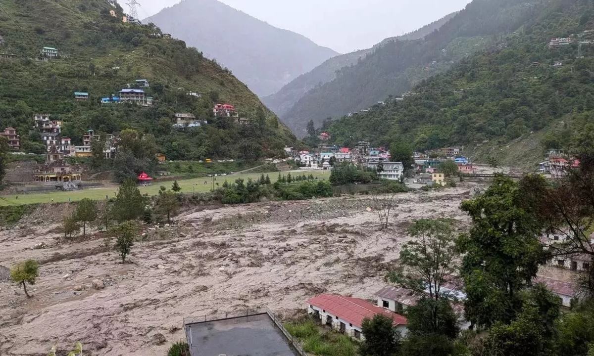 राजस्थान-MP में बाढ़ से बिगड़े हालात, हिमाचल में बादल फटने से तीन मौतें; कई जिलों में स्कूल बंद