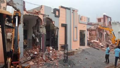 Big action by Municipal Corporation in Raipur: 16 houses demolished in Sejbahar, bulldozers run on 3 acres of illegal plotting