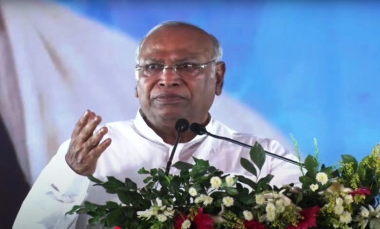 Mallikarjun Kharge's 'Kisan, Jawan, Samvidhan' rally in Raipur today: Congress will decide the direction of the movement