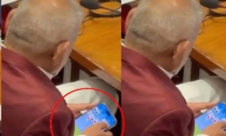 मंत्री से छीना गया मंत्रालय, सीएम ने लिया एक्शन
