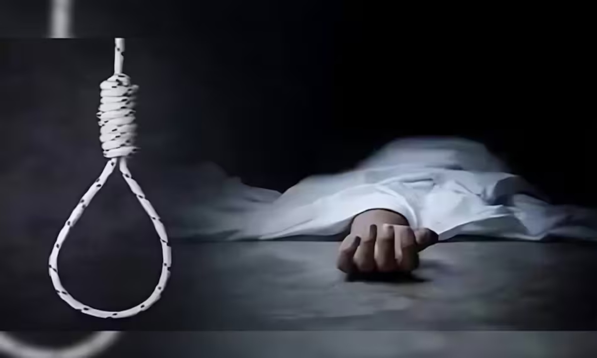 11वीं की छात्रा ने लगाई फांसी, स्कूल जाने को लेकर हुआ था विवाद
