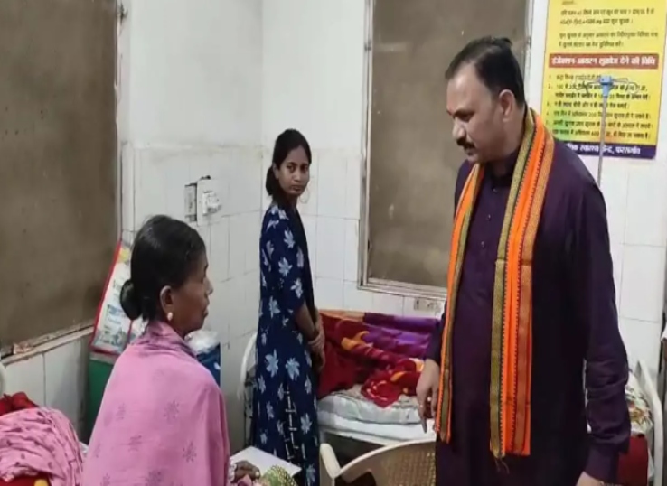 स्वास्थ्य मंत्री बस्तर दौरे पर: स्वास्थ्य केंद्र का निरीक्षण, मरीजों से की बातचीत