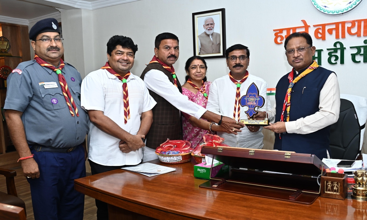 एक राखी सैनिक भाइयों के नाम: सीएम साय से भारत स्काउट्स एवं गाइड्स प्रतिनिधिमंडल की मुलाकात, अभियान की दी जानकारी
