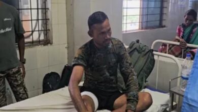 बस्तर फाइटर पर भालू ने किया हमला, हेलीकॉप्टर से अस्पताल पहुंचाया गया घायल जवान