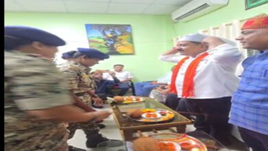 रक्षाबंधन पर डिप्टी सीएम और मंत्री ने सरेंडर नक्सली से बंधवाई राखी