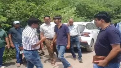 15 lakhs looted from a businessman in broad daylight in Raipur, three miscreants on a bike committed the crime
