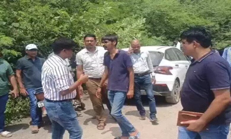 15 lakhs looted from a businessman in broad daylight in Raipur, three miscreants on a bike committed the crime
