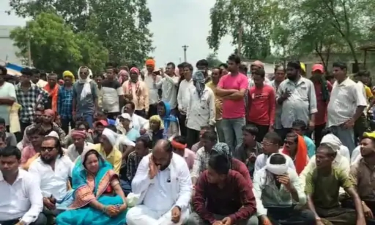बिलासपुर में जर्जर सड़क को लेकर चक्काजाम, 15-20 गांवों के लोग हुए परेशान