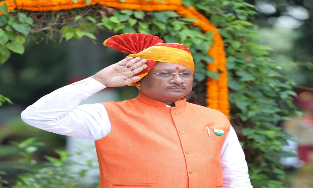 मुख्यमंत्री विष्णु देव साय ने स्वतंत्रता दिवस पर मुख्यमंत्री निवास में किया ध्वजारोहण