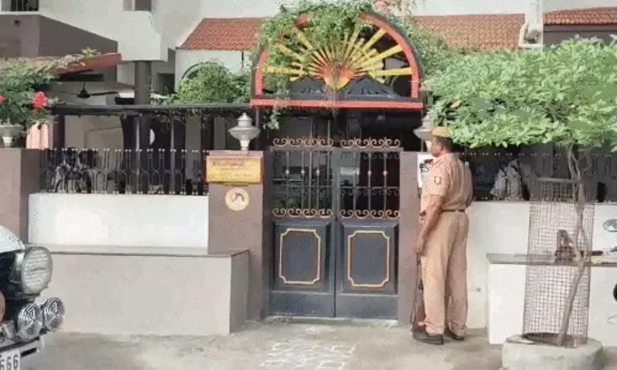मंत्री के घर ईडी की रेड, परिवार के सदस्यों ने लगाया साजिश का आरोप