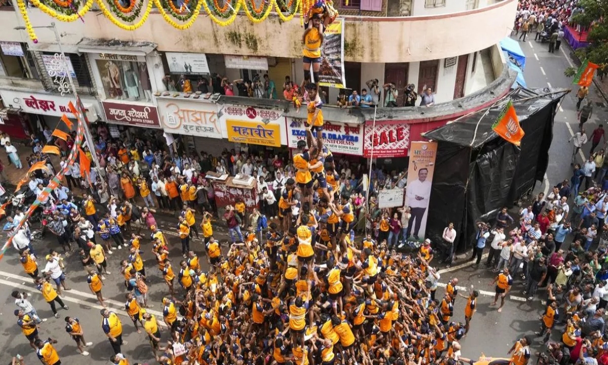 हादसों से दही हांडी उत्सव मातम में बदला, 2 की मौत 210 घायल