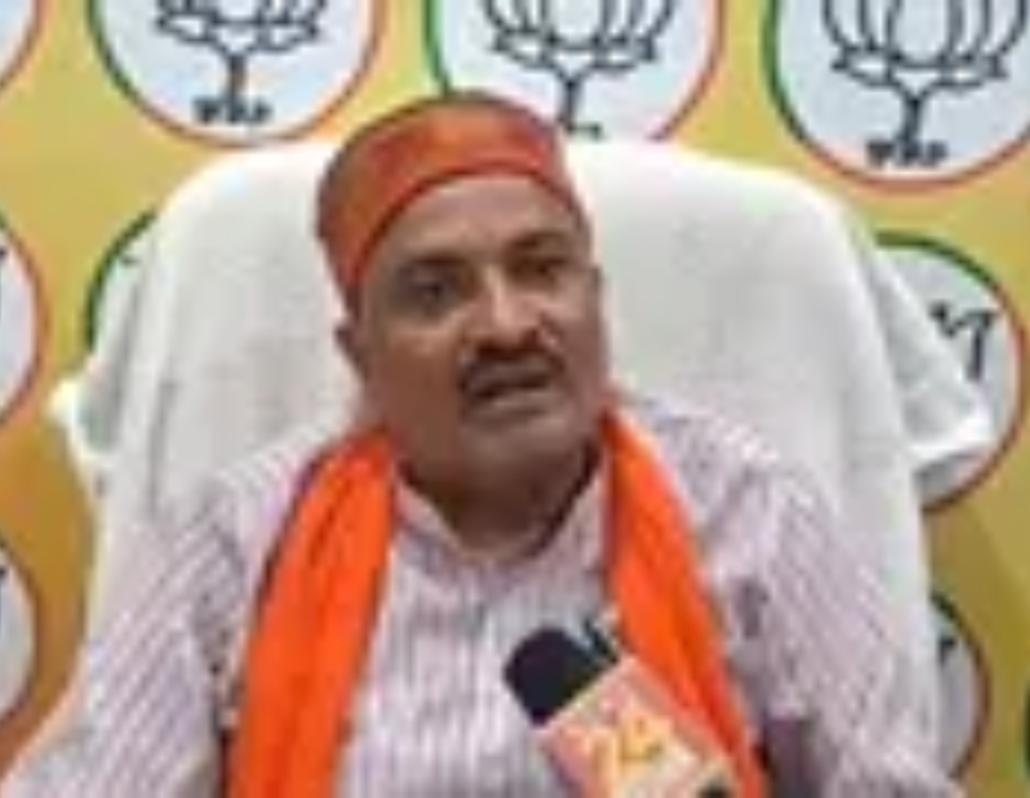 मोदी बायोटेक प्लांट से 550 बोरी अवैध यूरिया जब्त: MLA इंद्रकुमार साहू का सवाल– FIR क्यों नहीं?