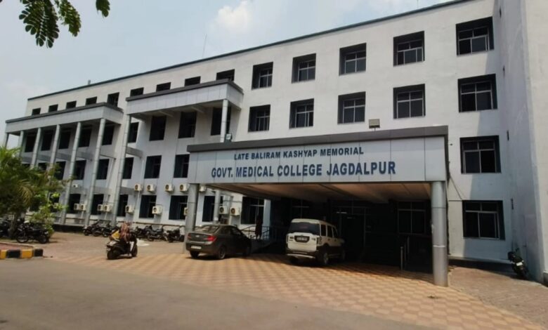 Sensation in Jagdalpur Medical College: Mother absconded leaving her newborn behind, incident captured in CCTV