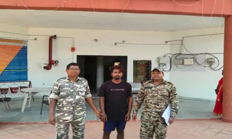 पति बाहर कमाने गया, पत्नी से पड़ोसी ने किया रेप, गर्भपात भी कराया