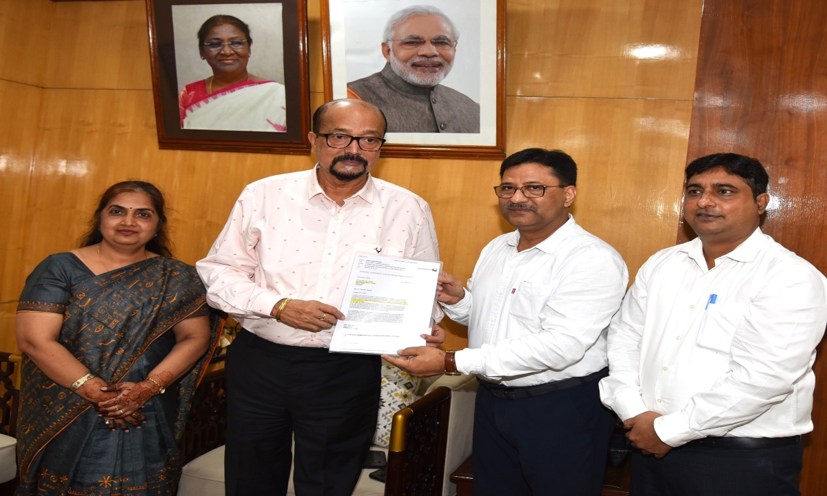 The Governor congratulated Ravishankar University on getting NAAC A+ grade