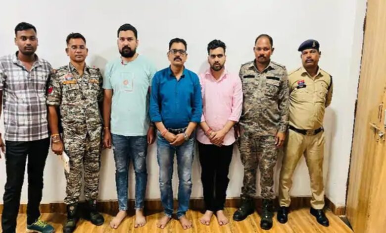 बाप-बेटों ने मिलकर 50 करोड़ की ठगी, शेयर मार्केट में 10% मुनाफे का झांसा