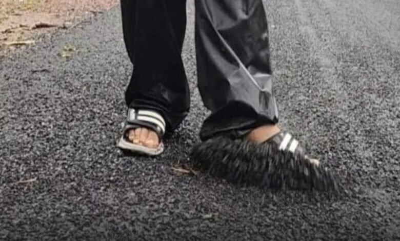 Plastic road of Bastar got uprooted, Congress and BJP face to face