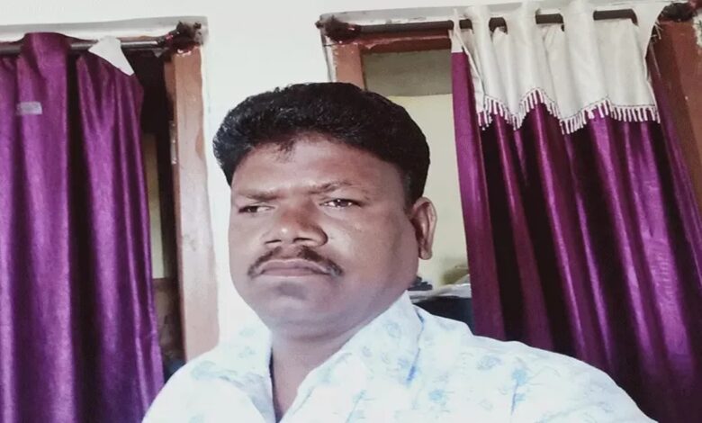 स्कूल में प्रिंसिपल ने महिला टीचर और कर्मचारी से की छेड़छाड़, कहा – ‘किसे KISS करूं, किसे I LOVE YOU’; दरवाजा बंद कर अश्लील हरकत