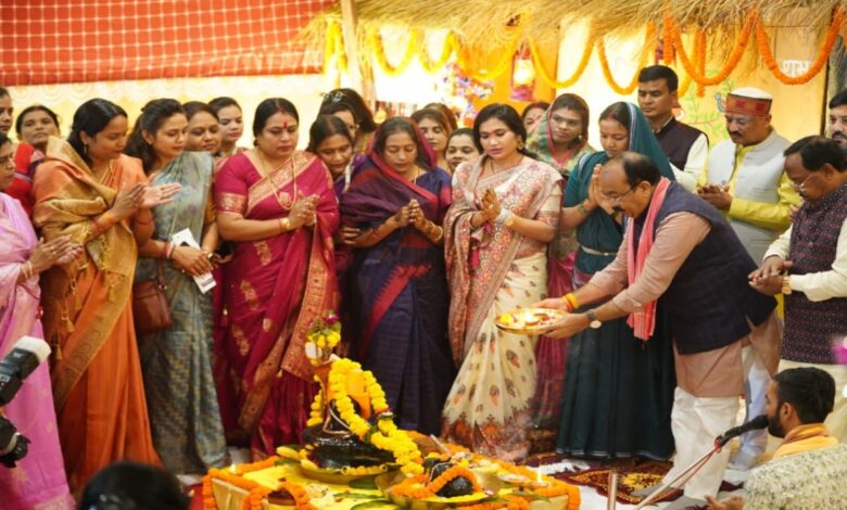 Chhattisgarh Silver Festival: Women power gathered in Teeja-Pora festival, auditorium filled with cultural programs