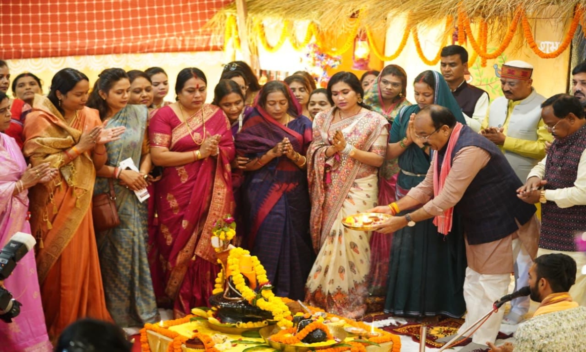 Chhattisgarh Silver Festival: Women power gathered in Teeja-Pora festival, auditorium filled with cultural programs