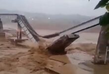 पठानकोट-हिमाचल को जोड़ने वाला पुल टूटा, उत्तर भारत में बारिश से हाहाकार