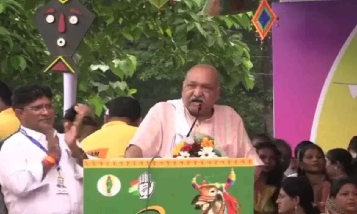 कांग्रेस नेतृत्व वाले बयान पर घमासान : चौबे ने दी सफाई, कहा- हम पूरी तरह दीपक बैज के समर्थन में
