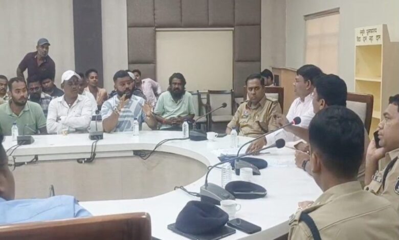 The meeting between police and DJ operators remained inconclusive, the controversy over Ganeshotsav deepened