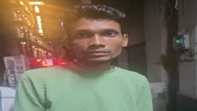 प्रतिबंधित हुक्का पॉट-सामग्री बेचने निकला सप्लायर, पुलिस ने घेराबंदी करके पकड़ा