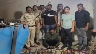 अवैध हथियारों की ‘खानदानी’ फैक्ट्री का भंडाफोड़, दादा-पोते समेत पूरा परिवार शामिल