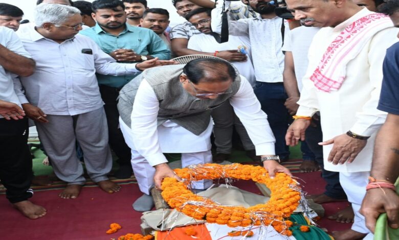 सीएम साय ने पूर्व प्रांत प्रचारक श्रद्धेय श्री शांताराम जी को दी श्रद्धांजलि