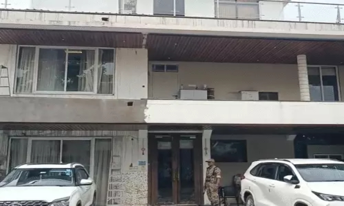 छत्तीसगढ़ DMF घोटाला: ED की बड़ी कार्रवाई, 4 करोड़ नकद;10 किलो चांदी बरामद