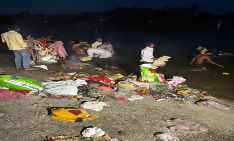 रायपुर में गणेश विसर्जन: महादेव घाट कुंड में 4900 प्रतिमाएं विसर्जित, प्रशासन की मनाही के बाद भी खारून नदी में डूबे बप्पा