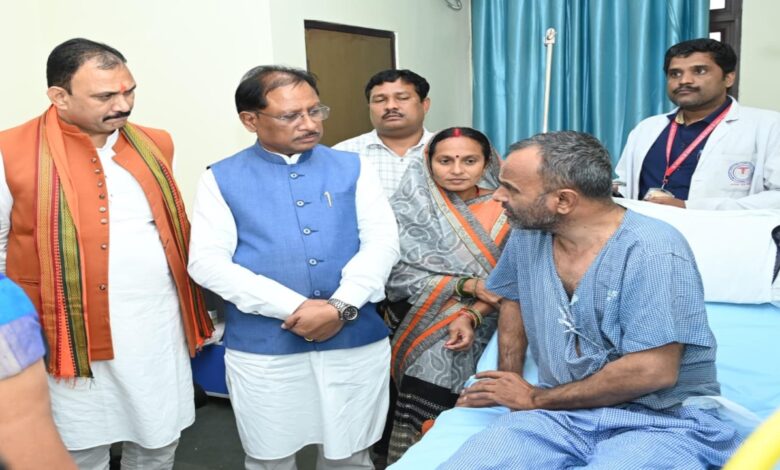 सीएम साय ने एम्स रायपुर में भर्ती विशंभर यादव का जाना कुशलक्षेम, इलाज के लिए दी आर्थिक सहायता